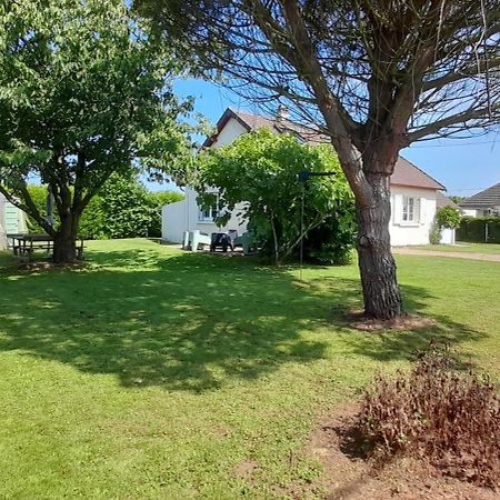 Villa Le Calme Et L'Air Marin Gonneville-en-Auge Esterno foto